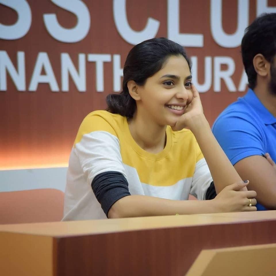 ఐశ్వర్య లక్ష్మి — తెలుగు + తమిళ్ + మలయాళం హీరోయిన్, పొన్నియిన్ సెల్వన్