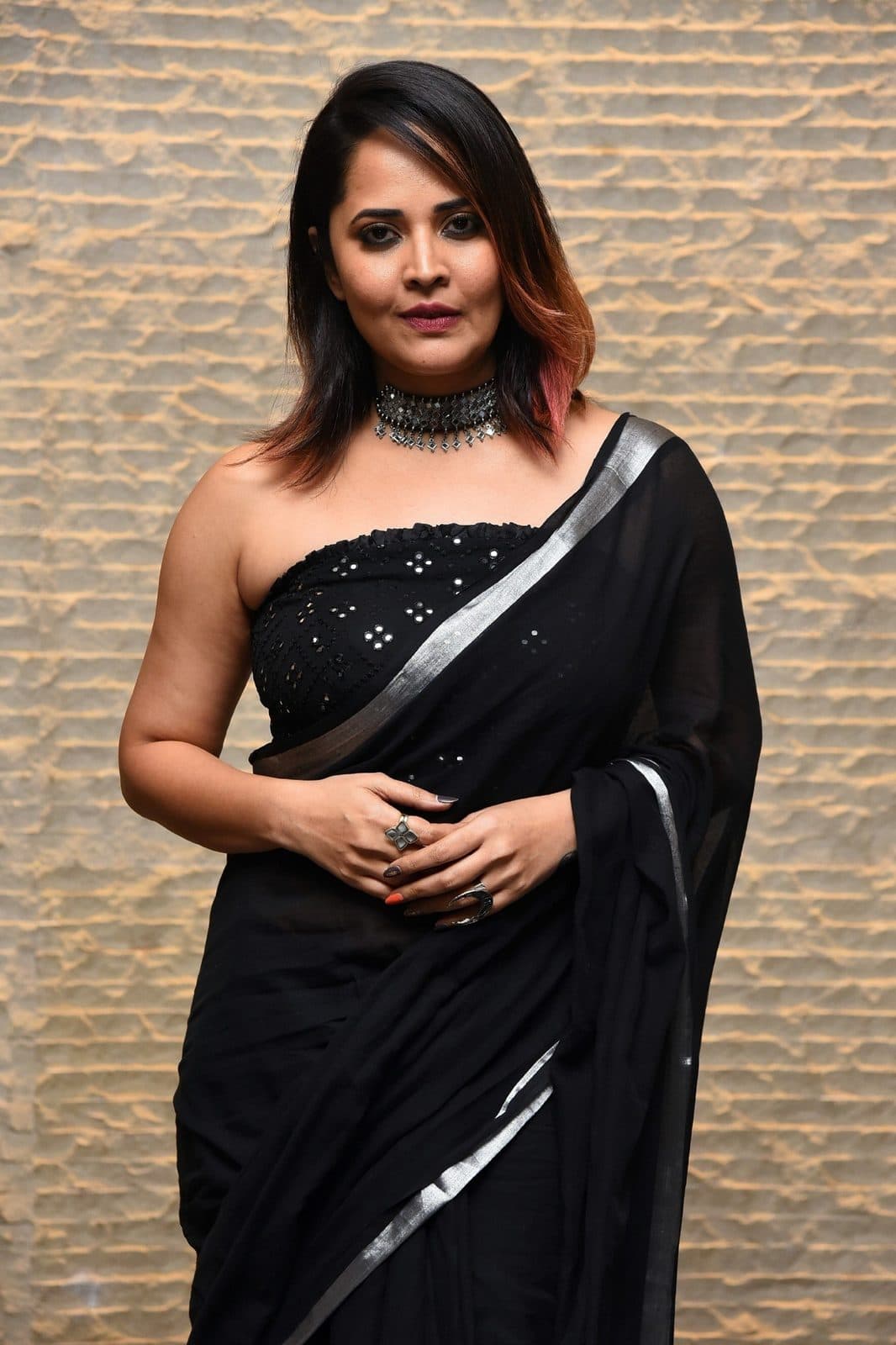 అనసూయ భరద్వాజ — తెలుగు TV ఆంకర్ + రంగస్థలం, పుష్ప నటిమణి