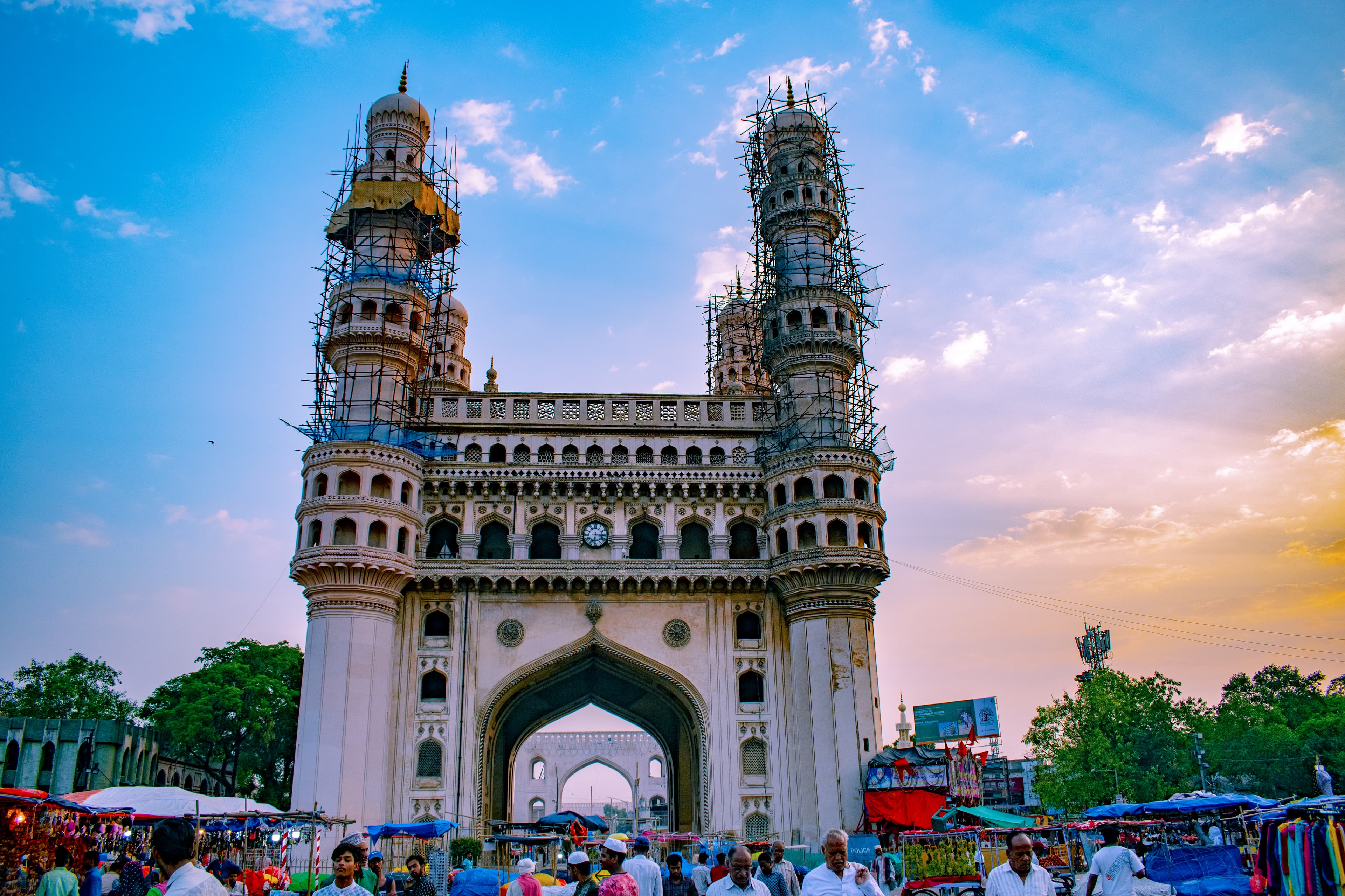 హైదరాబాద్‌లో హీట్ వేవ్ హెచ్చరికలు — జూన్ 3న 44°C, 10 జిల్లాల్లో రెడ్ అలర్ట్