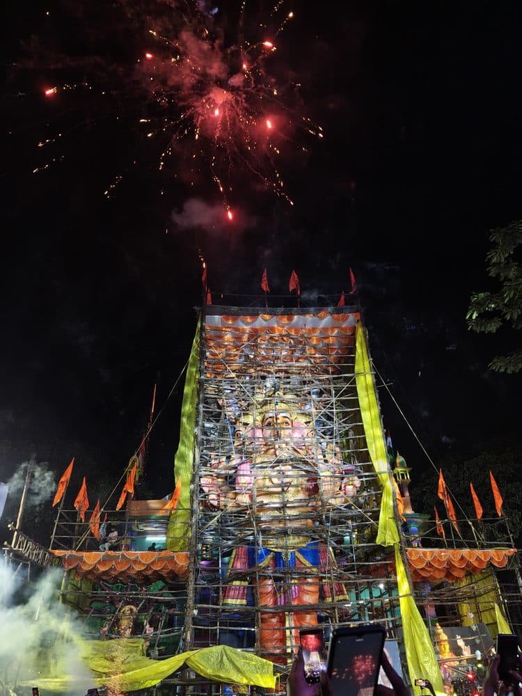 ఖైరతాబాద్ గణేశ్ 2026 — హైదరాబాద్ ఎత్తైన మండపం, థీమ్, దర్శనం + ఎలా చేరుకోవాలి