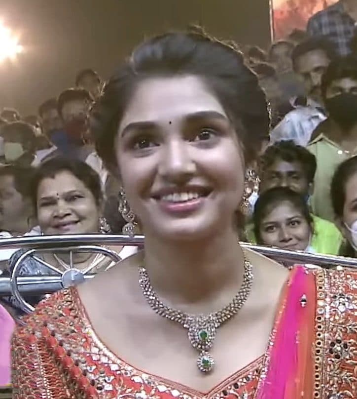 క్రితి శెట్టి — తెలుగు సినిమా ఉప్పెన బంగారమ్మ