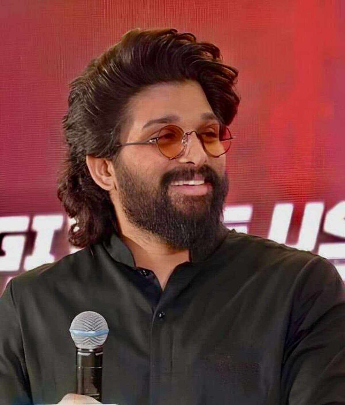 అల్లు అర్జున్ — తెలుగు సినిమా స్టైలిష్ స్టార్, పుష్పరాజ్