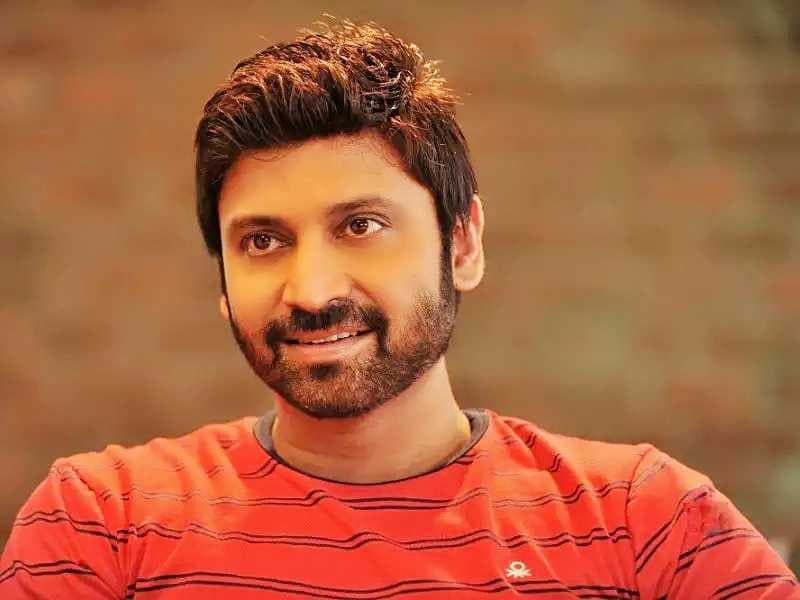 సుమంత్ — అక్కినేని వంశ హీరో, గోదావరి